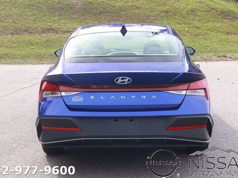 Used 2024 Hyundai Elantra SEL FWD image 6