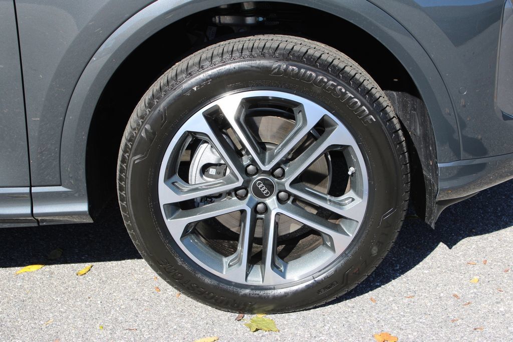 Certified 2025 Audi Q5 Premium w/ Premium Plus AWD/4WD image 37