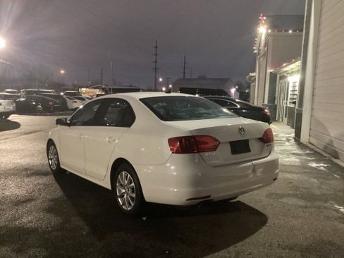 Used 2011 Volkswagen Jetta SE image 4