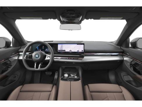 Used 2025 BMW 550e xDrive w/ Premium Package AWD/4WD image 10