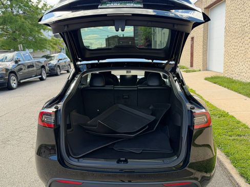 Used 2021 Tesla Model Y Long Range AWD/4WD image 12