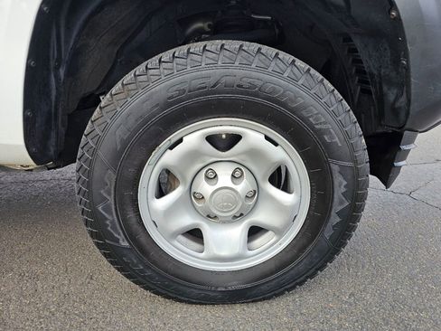 Used 2020 Toyota Tacoma SR image 8