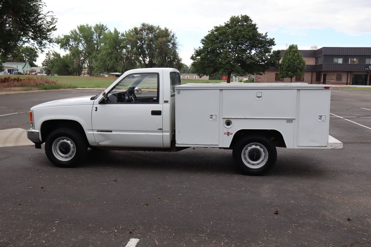 Used 1988 Chevrolet Silverado 2500 4x4 Regular Cab image 9