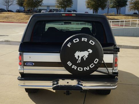 Used 1995 Ford Bronco XLT image 11