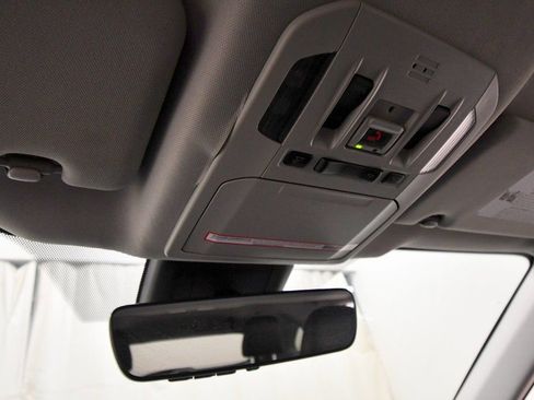 Used 2022 Toyota Highlander XLE image 26