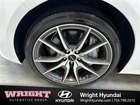 Certified 2025 Genesis G70 2.5T image 7