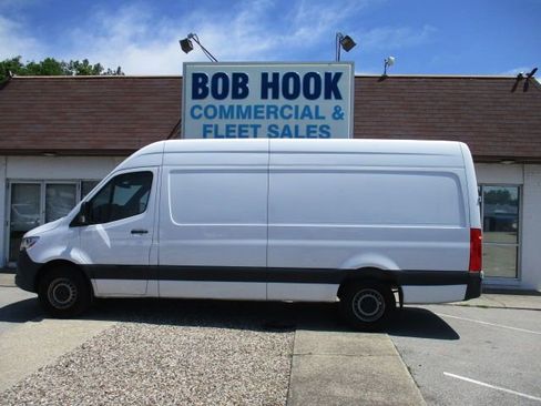 Used 2024 Mercedes-Benz Sprinter 2500 image 3