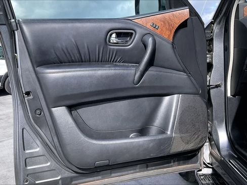 Used 2023 Nissan Armada SL w/ Captain's Chairs Package RWD image 27