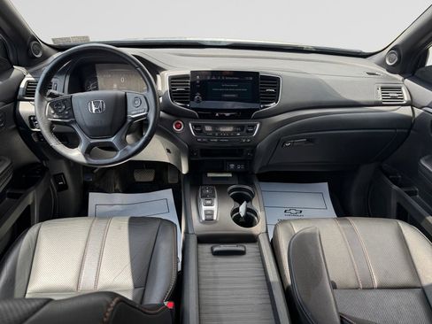 Used 2023 Honda Passport TrailSport image 10