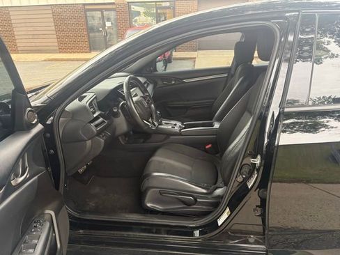 Used 2021 Honda Civic Sport image 2