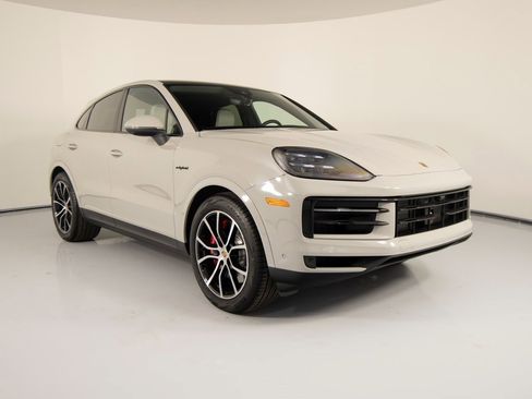 New 2026 Porsche Cayenne S image 9