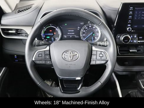Used 2021 Toyota Highlander XLE image 7