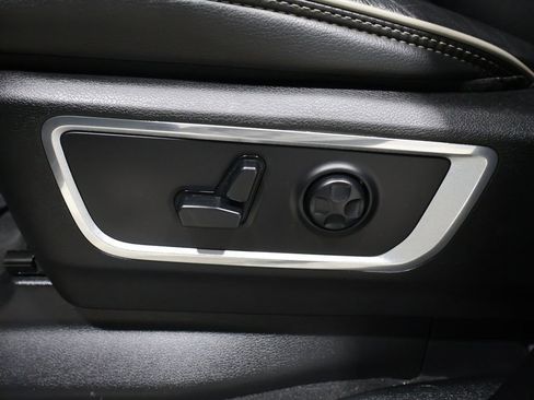 Used 2019 RAM 1500 Laramie image 14