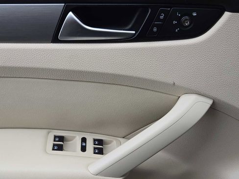 Used 2015 Volkswagen Passat TDI SE image 22