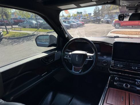 Used 2021 Lincoln Navigator L Reserve AWD/4WD image 12