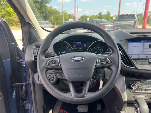 Used 2018 Ford Escape SE w/ SE Sync 3 Package FWD image 16