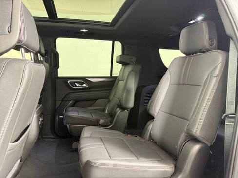 Used 2024 Chevrolet Suburban RST w/ Luxury Package RWD image 15