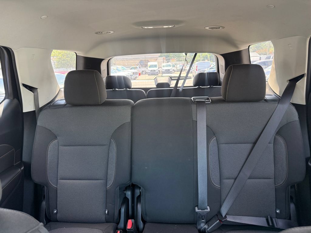 Used 2020 Chevrolet Traverse LS FWD image 26
