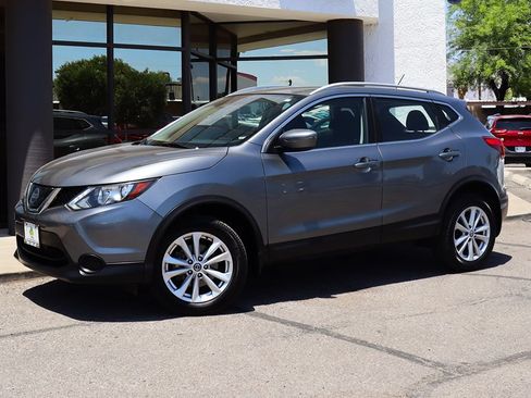 Used 2019 Nissan Rogue Sport SV FWD image 3
