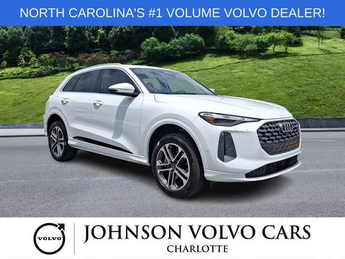 Used 2025 Audi Q5 Premium AWD/4WD image 1
