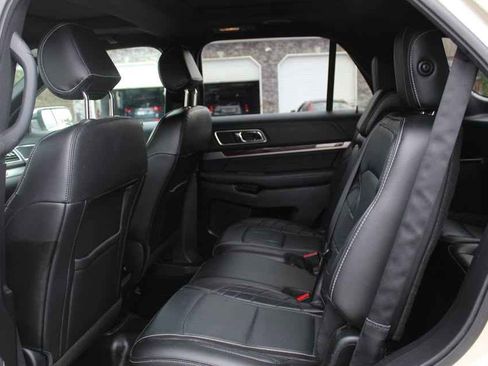 Used 2017 Ford Explorer Platinum AWD/4WD image 22