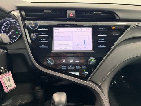 Used 2020 Toyota Camry SE FWD image 15