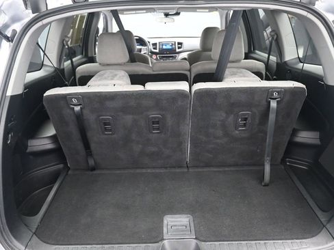 Used 2020 Honda Pilot LX image 23