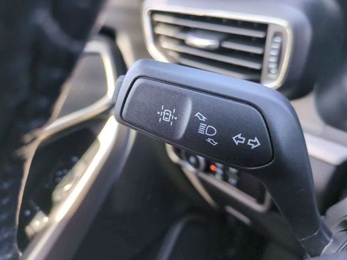 Used 2023 Ford Explorer XLT w/ Equipment Group 202A AWD/4WD image 26