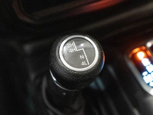 Used 2019 Jeep Wrangler Sport AWD/4WD image 22
