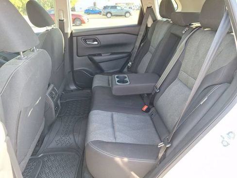 Certified 2024 Nissan Rogue SV FWD image 15