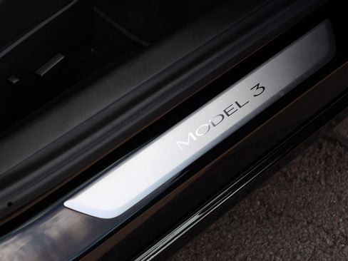 Used 2020 Tesla Model 3 Performance image 16