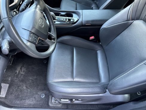 Used 2024 Toyota Crown Limited image 15