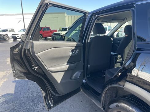 Used 2026 Nissan Rogue SV image 25