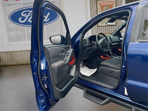 Used 2022 Nissan Frontier PRO-4X w/ Off-Road Protection Package image 17