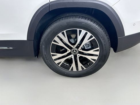 Certified 2025 Mercedes-Benz GLB 250 4MATIC image 40