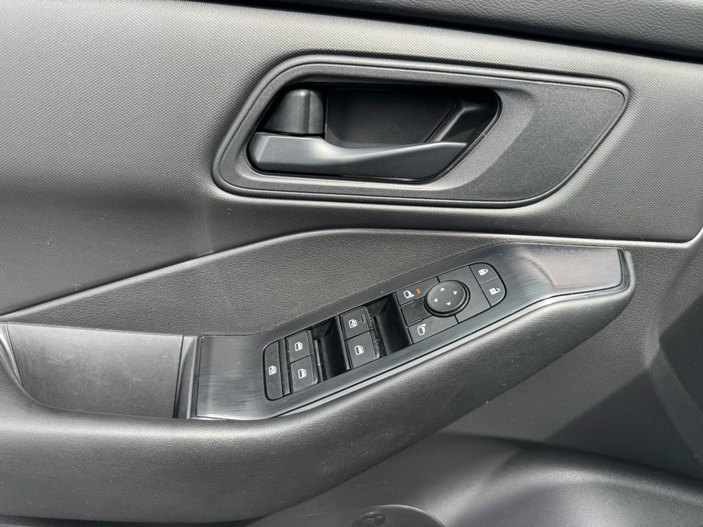 Used 2024 Nissan Rogue S AWD/4WD image 12