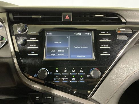 Used 2019 Toyota Camry LE FWD image 13