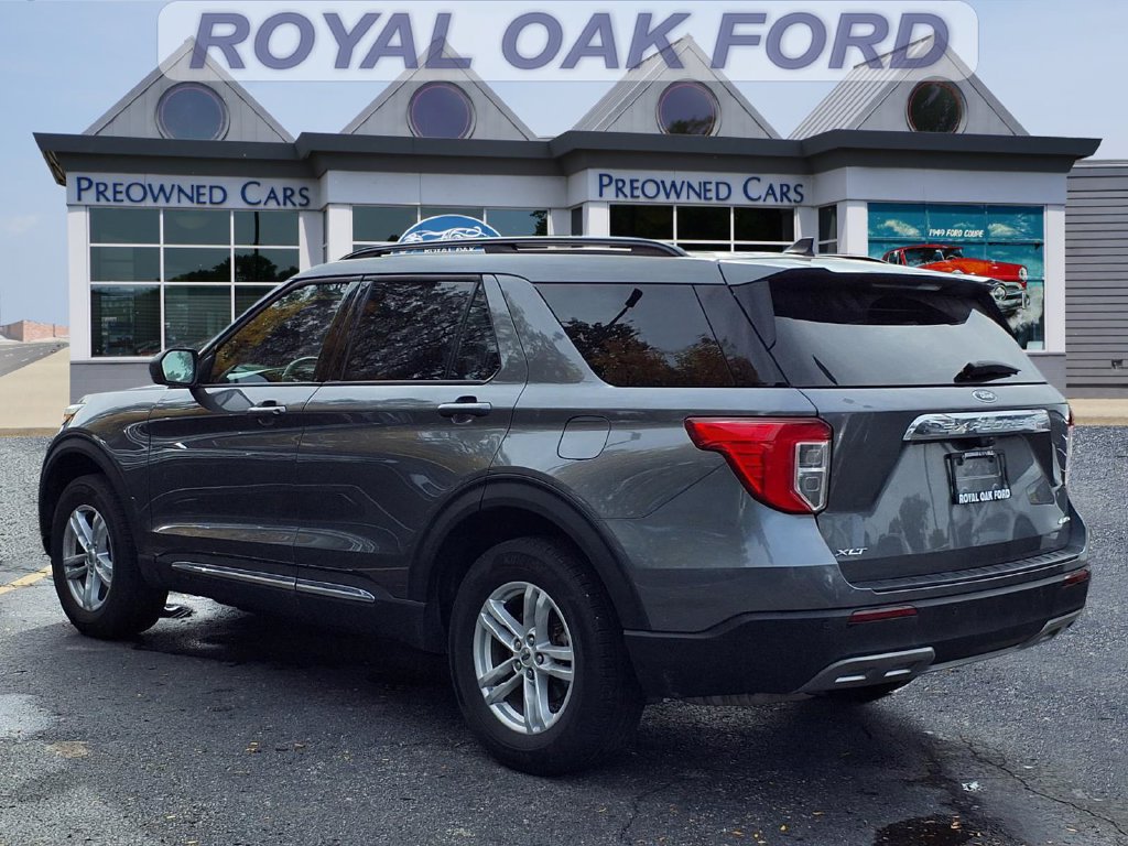 Certified 2023 Ford Explorer XLT w/ Equipment Group 202A AWD/4WD image 2