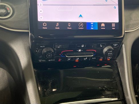 Used 2022 Jeep Grand Cherokee Limited image 16