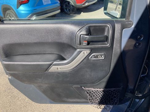 Used 2016 Jeep Wrangler Unlimited Sport image 10