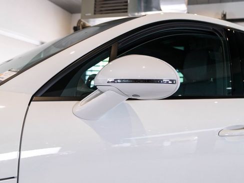 Certified 2026 Porsche Macan AWD/4WD image 12