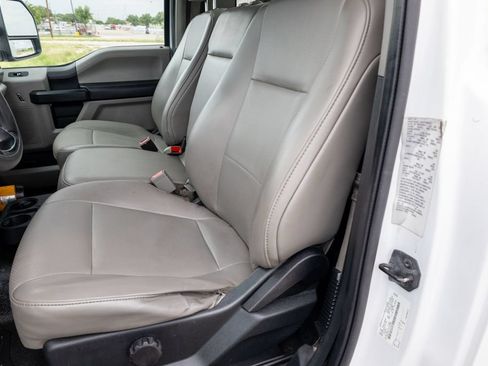 Used 2019 Ford F550 2WD Regular Cab Super Duty image 10