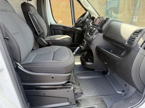 Used 2025 RAM ProMaster 2500 w/ Safety Group FWD image 16