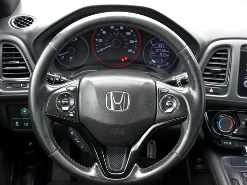 Used 2019 Honda HR-V Sport image 14