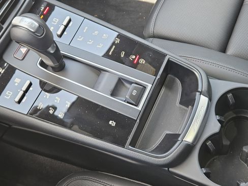 Used 2026 Porsche Macan image 20