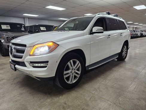 Used 2015 Mercedes-Benz GL 320 BlueTEC 4MATIC image 4