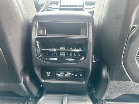 Used 2022 Jeep Grand Cherokee Trailhawk w/ Luxury Tech Group III image 16