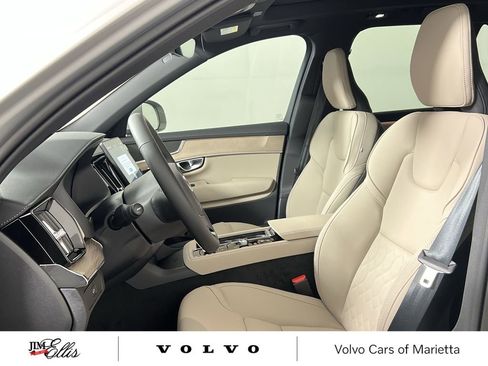 New 2025 Volvo XC90 B6 Core w/ Climate Package image 13