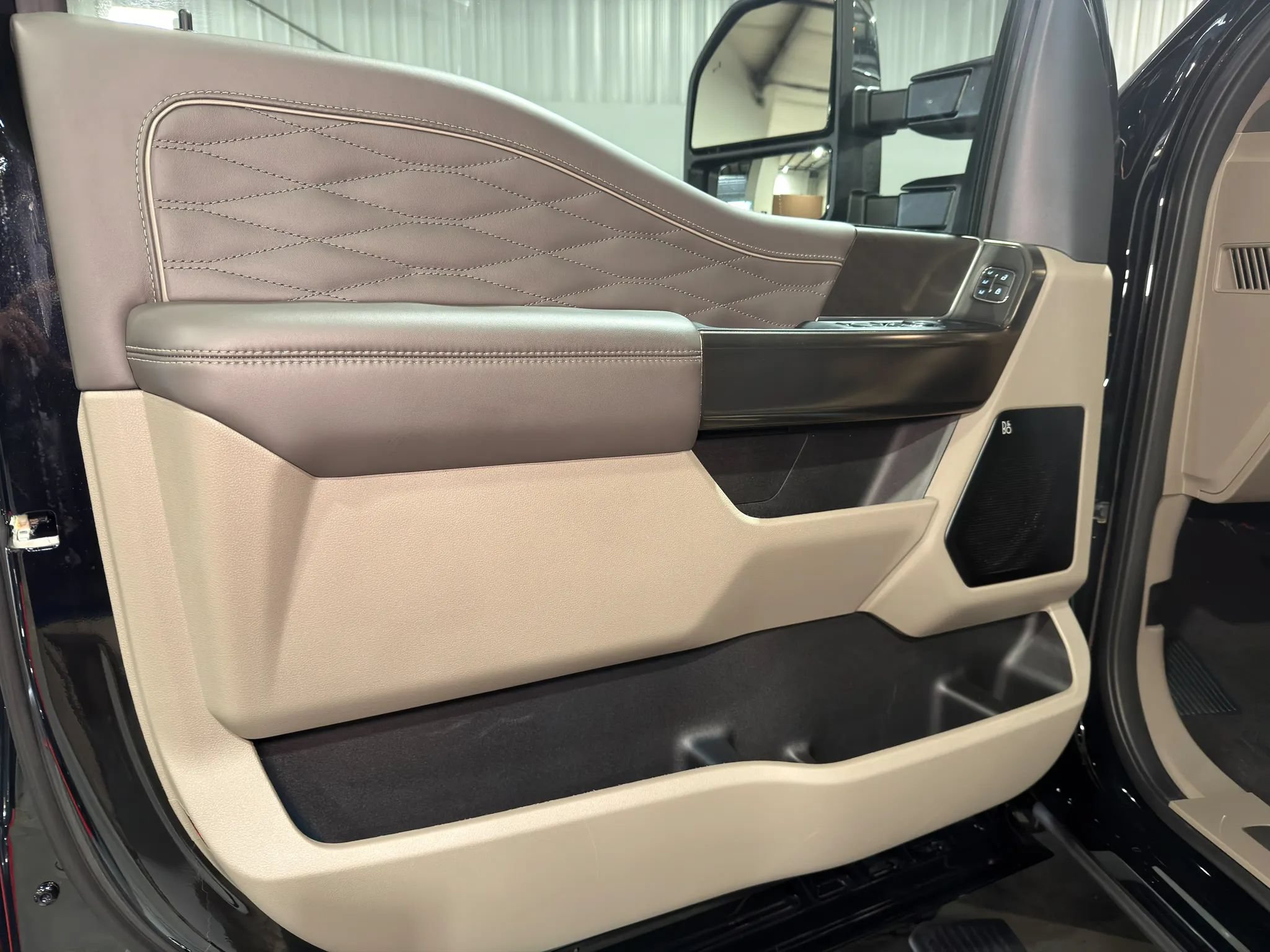 Used 2027 Ford F450 Platinum w/ Platinum Plus Package AWD/4WD image 19