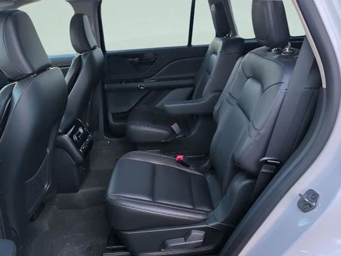 Used 2023 Lincoln Aviator AWD w/ Premium Package image 10